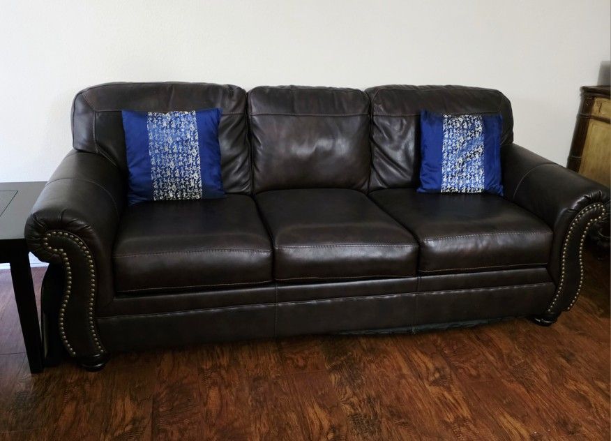 Sofa Set, Leather, 2 Piece In Excellent Condition