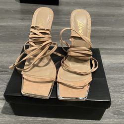 Liliana Heels Size: 5 1/2