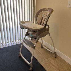 Covertable eating High Chair