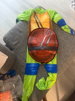 Boys 7-8 Suit only Leonardo includes shell that attaches