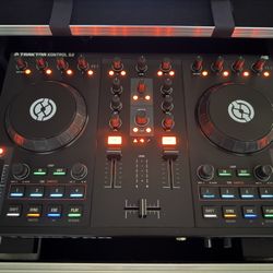 Native Instruments TRAKTOR KONTROL S2 MK1 DJ Controller 2ch + Traktor Kontrol S4 Mk3 Flight Case