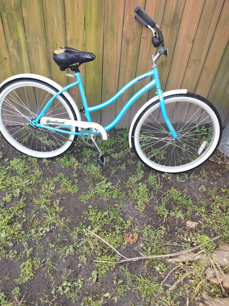 Sweet Lizzy Cruzer Bike Rides Good Needs TLC On Seat But Nice Bike 