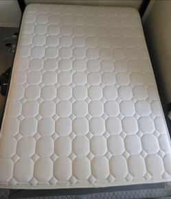 Super clean full size mattress