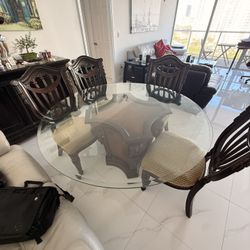 table with 4 chairs