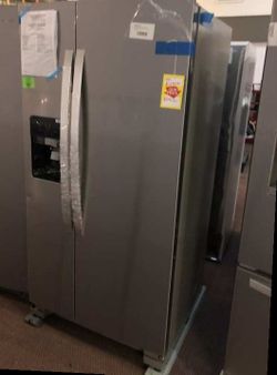 Whirlpool Refrigerator 🙈✔️⚡️🍂⏰🔥😀🙈✔️⚡️🍂⏰🔥😀🙈✔️⚡️⏰ Appliance Liquidation!!!!!!!!!!!!!!!!!!!!!!!! IN 7