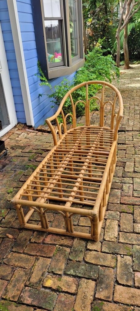 Vintage Rattan Lounge Chase Frame