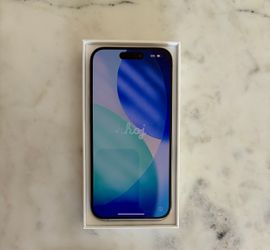 Like New iPhone 15 Pro Titanium Unlocked