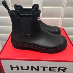 NEW Hunter Original Waterproof Black Chelsea LOW Rain Boots (Women’s Size 9) - $65