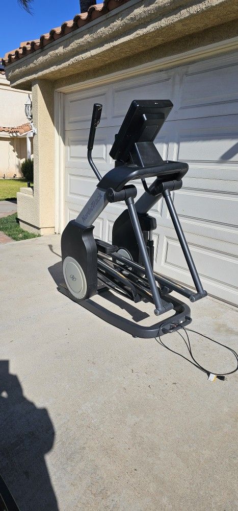 Elliptical Nordictrack Like New