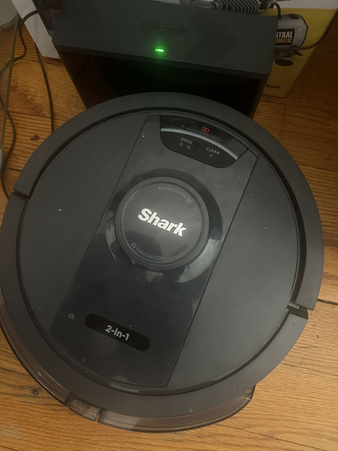 Shark 2 In 1 Robot