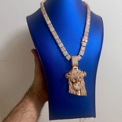 chain and pendant 