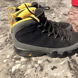 Men’s 8.5 Air Jordan Retro 9 Dark Charcoal/University Gold