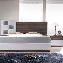 Queen Bedroom Set with 2 nights stands and LED panel