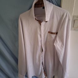 חולצות מכופתרות 