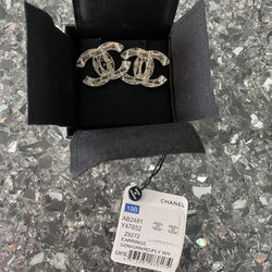 chanel earrings new with tag