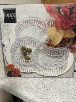 Glass serving plates