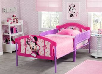 NEW! Minnie Mouse Bed