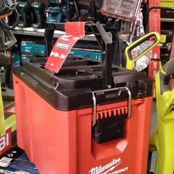 MILWAUKEE PACKOUT COMPACT TOOL BOX 