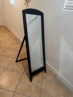Elegant mirror