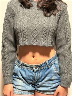 Grey Cable-Knit Cropped Sweater - Excellent Condition
