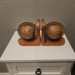  Vintage Globe Book ends..great condition