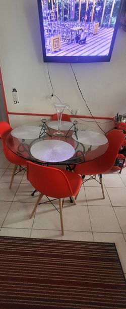 Comedor 4 Sillas, Pequeño