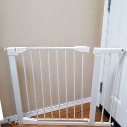 Munchkin  Baby/Dog Gate 