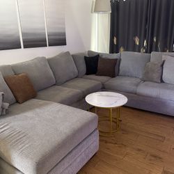 Living Spaces Sofa Sectional (will Deliver)