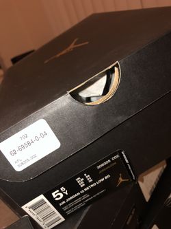 Jordan 12 low grey