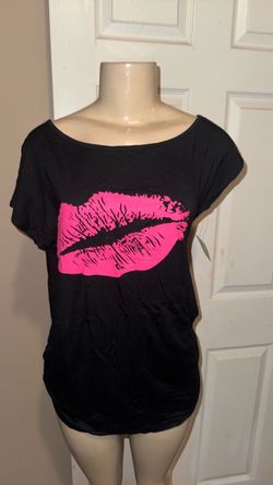 Womens pink lips top