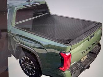 07-26 Toyota Tundra retractable hard tonneau cover