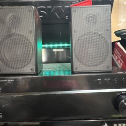 Stereo Receiver And Speakers 