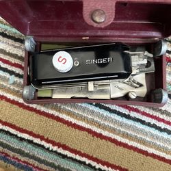 Singer Sewing Machine Buttonholer Attachment 