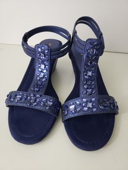 NEW East 5th Violetta Blue 2" Heels Women's sandals wedges size 8.5 w sequins