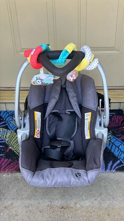 Baby Trend Infant Car seat w/ base