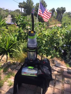 * * ProHeat 2X® Revolution™ Pet Pro 3-in-1 Stair Tool * Stain and odor removal system includes Professional Pet Urine Eliminator +2-in-1 Pet Uphols