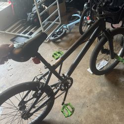 Kid’s Bike With Pegs. Works Great 