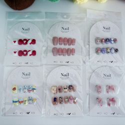 Size M salon quality push on /press on nails (price for each pair)
