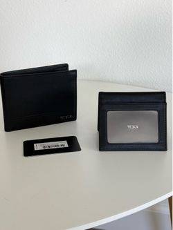 TUMI Black Leather Wallet (NWT, Horizon SLG GBL, w/ Center Flip Passcase)