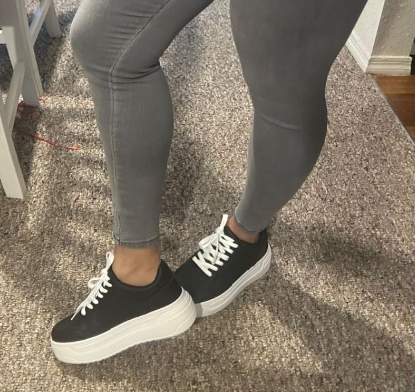 Women Platform Sneakers Low Top Lace Up Fashion Walking Shoes White Tennis Shoes