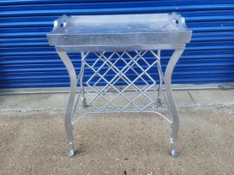 Decorative Stand And Detachable Serving Tray