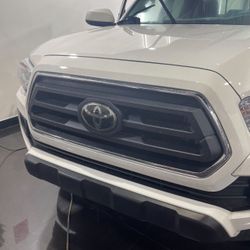 Front Grill for Tacoma / Parrilla para Tacoma