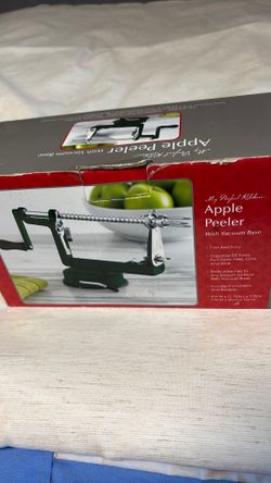 Apple peeler with vacuum base