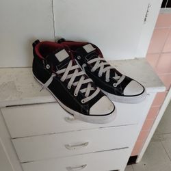 Converse All Star Chuck Taylors ? 