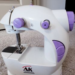 Sewing Machine- mini Electric Sewing Machine