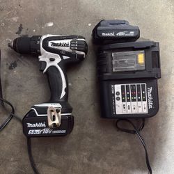 Makita Drill W/ 2 Batteries /charger 