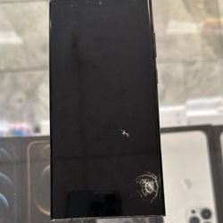 iPhone Cracked screen LCD 
