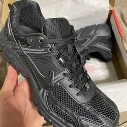 Nike Vomero 5
