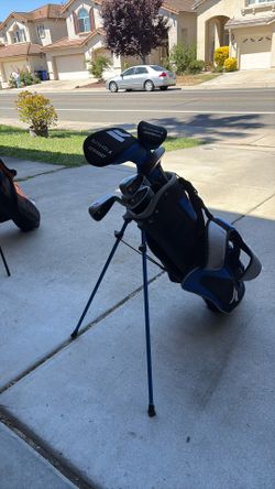 Top. Flite children, golf club excellent condition with super light bag.