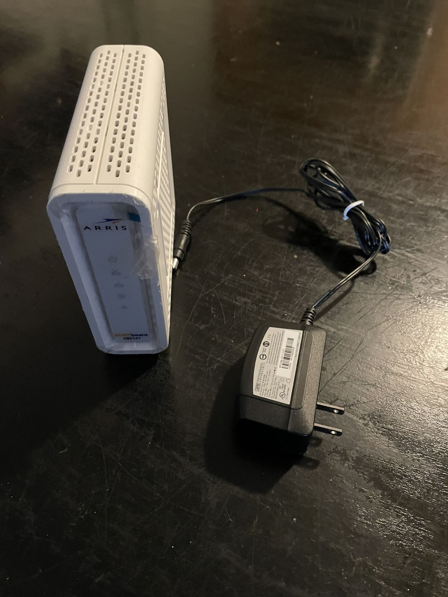 Cable Modem - Aris surfboard sb6141